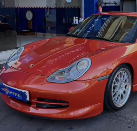 Ferrari detallado en Autolavado El Ramonal